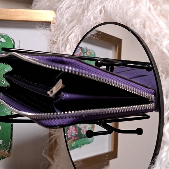 Coach NWOTs Zip Around Wallet - Picture 8 of 16